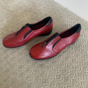 Munro Berkley Red Size 9W